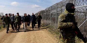 Έβρος: Χημικά και πετροπόλεμος μεταξύ αστυνομικών και μεταναστών (βίντεο)