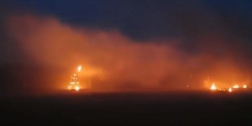 Μολότοφ, χημικά και πέτρες στα ελληνοτουρκικά σύνορα στον Έβρο (βίντεο)