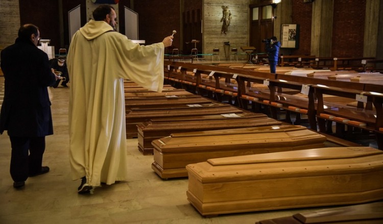 Στους 33.244 οι νεκροί από κορονοϊό σε όλον τον κόσμο