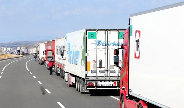 Επιστρέφουν οι 13 οδηγοί που εγκλωβίστηκαν 25 μέρες στα σύνορα Ιράκ-Τουρκίας