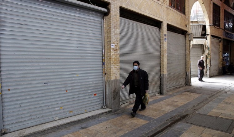 Ρεκόρ κρουσμάτων στο Ιράν και 122 νέοι θάνατοι από τον κορονοϊό