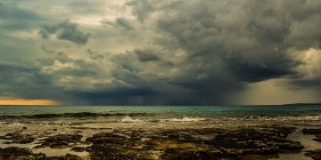 Άστατος καιρός σήμερα με βροχές και σποραδικές καταιγίδες