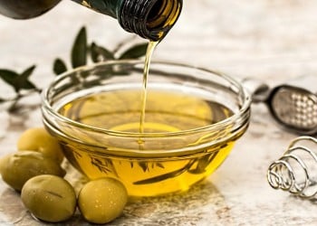 Η κατανάλωση περισσότερου ελαιόλαδου μειώνει τον κίνδυνο εμφράγματος αλλά όχι εγκεφαλικού