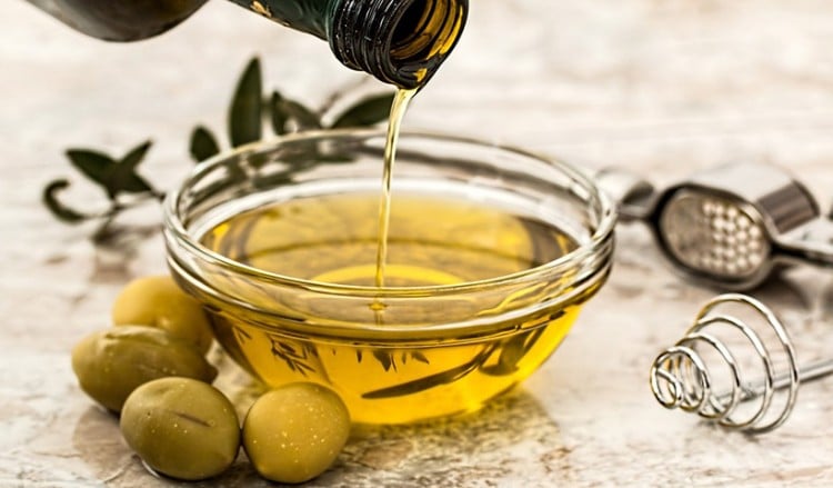 Η κατανάλωση περισσότερου ελαιόλαδου μειώνει τον κίνδυνο εμφράγματος αλλά όχι εγκεφαλικού