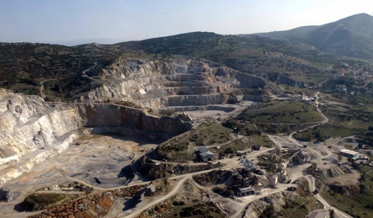 Νεκρή γυναίκα σε παλιό λατομείο έξω από τη Θεσσαλονίκη