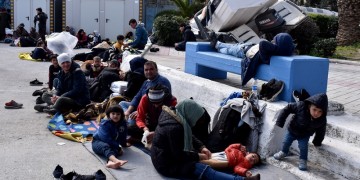 Λέσβος: Σε αρματαγωγό η φιλοξενία οικογενειών προσφύγων και μεταναστών