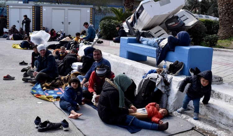 Λέσβος: Σε αρματαγωγό η φιλοξενία οικογενειών προσφύγων και μεταναστών