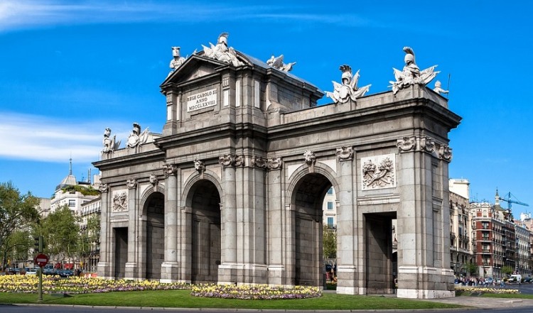 Κορονοϊός: Με ειδικές πτήσεις επιστρέφουν Έλληνες και από την Ισπανία