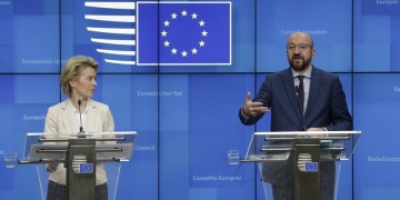 Η ΕΕ αποδοκιμάζει την απόφαση Τραμπ για αναστολή των πτήσεων από την Ευρώπη