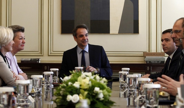 Μηχανισμός εθελούσιας επιστροφής για 5.000 μετανάστες από τα νησιά