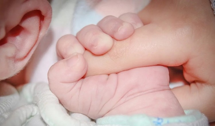 Γεννήθηκε και δεύτερο υγιές παιδί από μητέρα θετική στον κορονοϊό