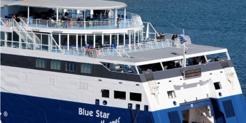 Αρνητικός στον κορονοϊό ο ναυτικός του «Blue Star Μύκονος»