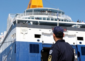 Απέπλευσε από τη Λήμνο το πλοίο «Blue Star Μύκονος»