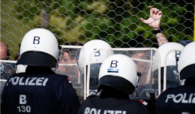 Προσφυγικό-Μεταναστευτικό: Πρόθυμη η Αυστρία να στηρίξει την Ελλάδα με προσωπικό και χρήματα