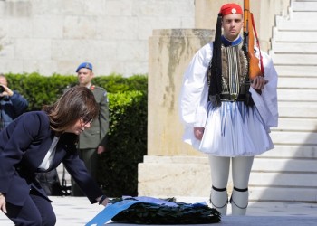 25η Μαρτίου: Κατάθεση στεφάνων στον Άγνωστο Στρατιώτη