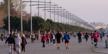 Κλείνει η Νέα Παραλία Θεσσαλονίκης – Στήνονται κιγκλιδώματα