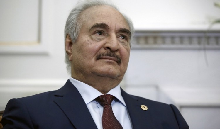 Οι αντιδράσεις για τη «λαϊκή εντολή» που πήρε ο Χαφτάρ να κυβερνήσει τη Λιβύη