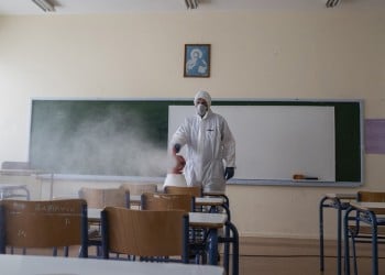 Κορονοϊός: Δύο σενάρια για τη νέα σχολική χρονιά