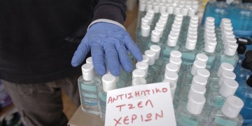Στη μάχη κατά του κορονοϊού τα στρατιωτικά εργοστάσια