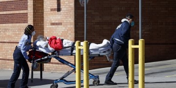 Κορονοϊός: 1.169 θάνατοι σε 24 ώρες στις ΗΠΑ, ο βαρύτερος απολογισμός στον κόσμο