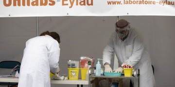 Covid-19: Πάνω από 10.000 οι νεκροί στη Γαλλία