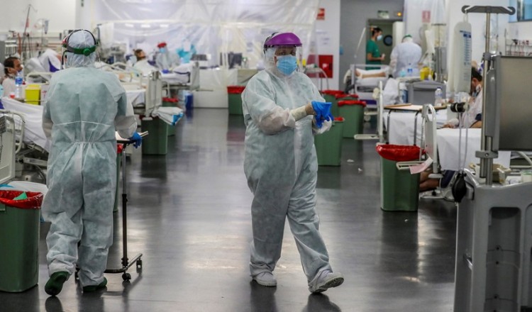 «Καμπανάκι» 239 επιστημόνων για τη μεταδοση του κορονοϊού – Γιατί καλούν τον ΠΟΥ να αναθεωρήσει τις οδηγίες