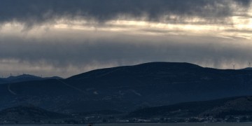 Βροχές και πτώση θερμοκρασίας σήμερα – Πού θα χιονίσει