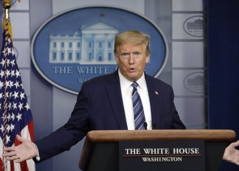 Ο Τραμπ ανακοίνωσε την «παύση» της μετανάστευσης για 60 ημέρες