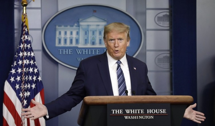 Ο Τραμπ ανακοίνωσε την «παύση» της μετανάστευσης για 60 ημέρες