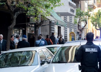 Ουρές έξω από το Υποθηκοφυλακείο Αθηνών στην πρεμιέρα της επαναλειτουργίας