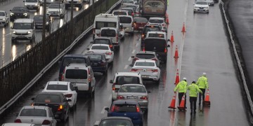 Τουρκία: Ουρές σε καταστήματα και κυκλοφοριακό χάος πριν από το αιφνίδιο lockdown (βίντεο)