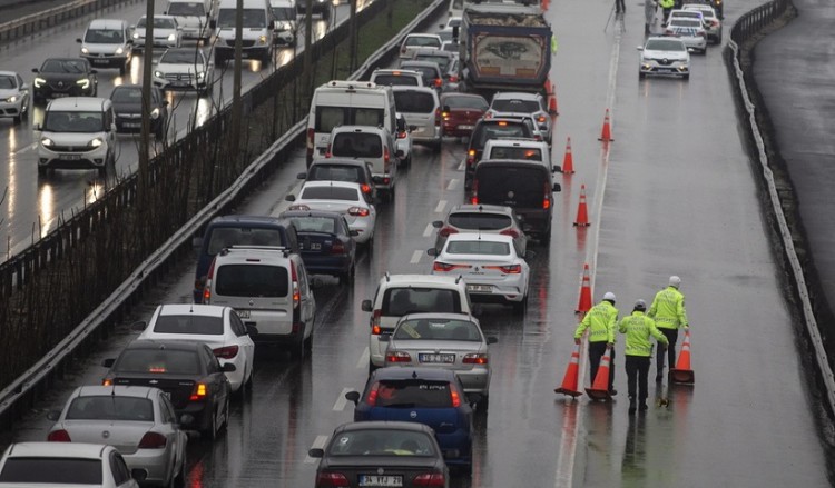 Τουρκία: Ουρές σε καταστήματα και κυκλοφοριακό χάος πριν από το αιφνίδιο lockdown (βίντεο)