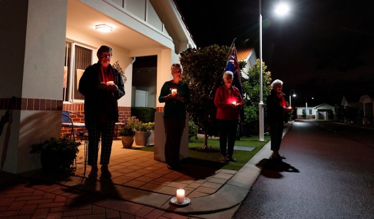 Χιλιάδες Αυστραλοί και Νεοζηλανδοί τίμησαν από τα σπίτια τους όσους πολέμησαν στη Μάχη της Καλλίπολης