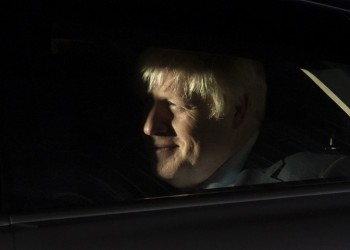 Στο νοσοκομείο ο Μπόρις Τζόνσον που έχει μολυνθεί από τον SARS-CoV-2