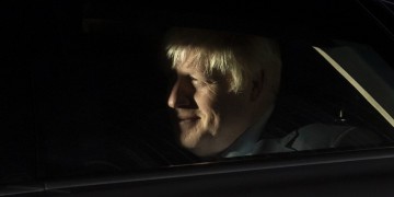 Στο νοσοκομείο ο Μπόρις Τζόνσον που έχει μολυνθεί από τον SARS-CoV-2