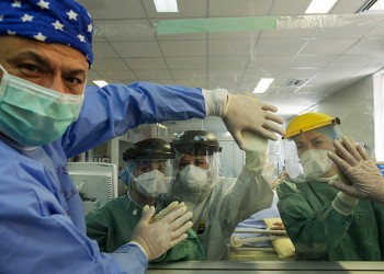 Οι άνθρωποι που δεν έμειναν σπίτι για να είναι στο πλάι μας (φωτο) - Media Gallery