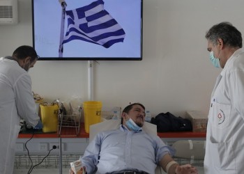Πλήθος Ολυμπιονικών, αθλητικών ομάδων, πολιτικών και κόσμου στη διήμερη αιμοδοσία στο ΣΕΦ