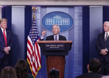 ΗΠΑ: Τι είπε ο δρ Φαούτσι για τις κλινικές δοκιμές με ρεμδεσιβίρη