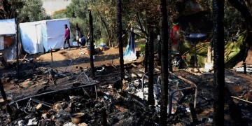 Πυρκαγιά εντός του ΚΥΤ Σάμου