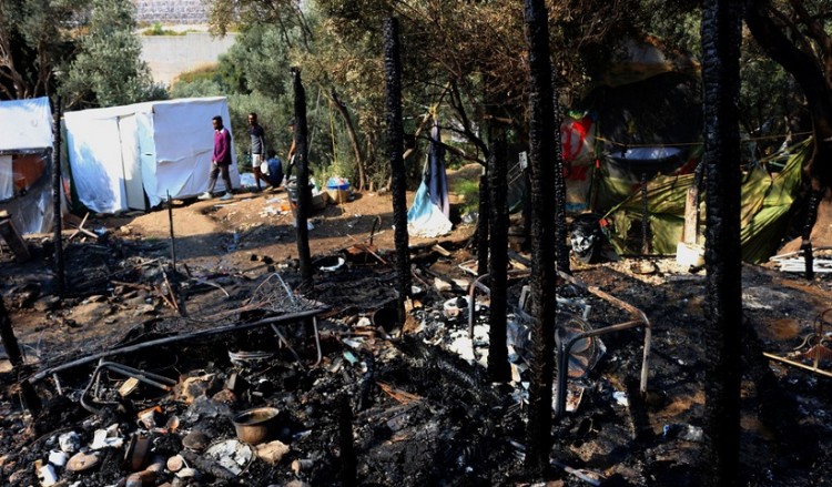 Πυρκαγιά εντός του ΚΥΤ Σάμου