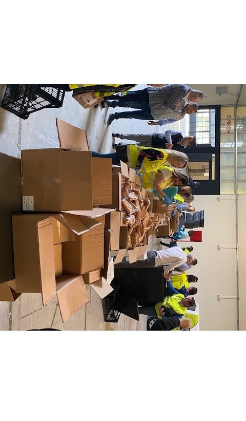 Περιφέρεια Αττικής: 53.000 μερίδες φαγητού σε ευπαθείς πολίτες το Μεγάλο Σάββατο και την Κυριακή του Πάσχα