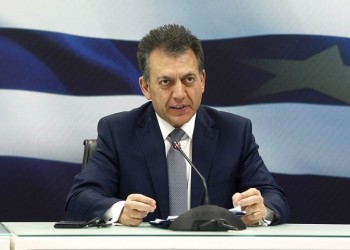Βρούτσης: Κανένας εργαζόμενος δεν θα πέσει κάτω από τον κατώτατο μισθό