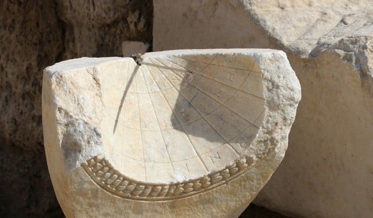 Σπάνιο ηλιακό ρολόι 2.000 ετών βρέθηκε στη Λαοδίκεια της Φρυγίας
