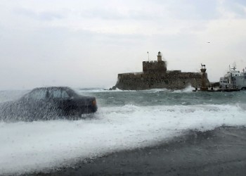 Χειμωνιάτικος καιρός με βροχές, χιόνια και κρύο
