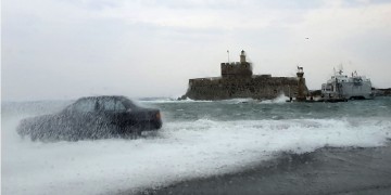 Χειμωνιάτικος καιρός με βροχές, χιόνια και κρύο