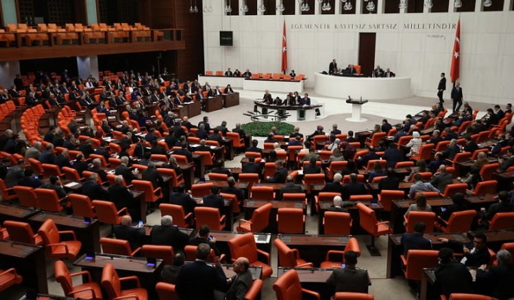 Τουρκία: Εγκρίθηκε ο νόμος που προβλέπει αποφυλάκιση δεκάδων χιλιάδων εγκλείστων