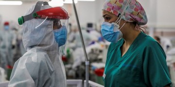 Κορονοϊός: Μείωση ημερήσιου αριθμού θανάτων στην Ισπανία