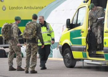 Ξεπέρασαν τους 2.900 οι νεκροί στη Βρετανία λόγω του κορονοϊού