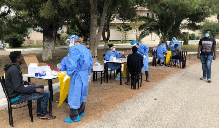 Έλεγχοι του ΕΟΔΥ για τον κορονοϊό σε δομή για πρόσφυγες στο Κρανίδι