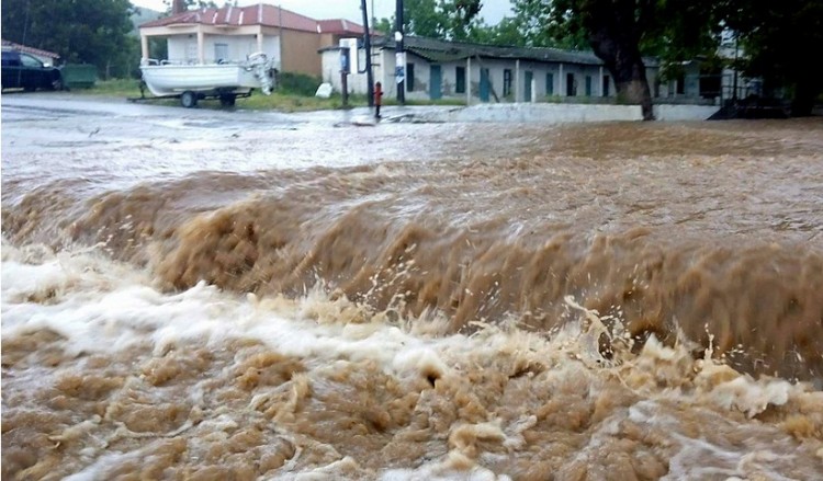 Τρίκαλα: Διακοπή κυκλοφορίας στο επαρχιακό οδικό δίκτυο από βροχοπτώσεις